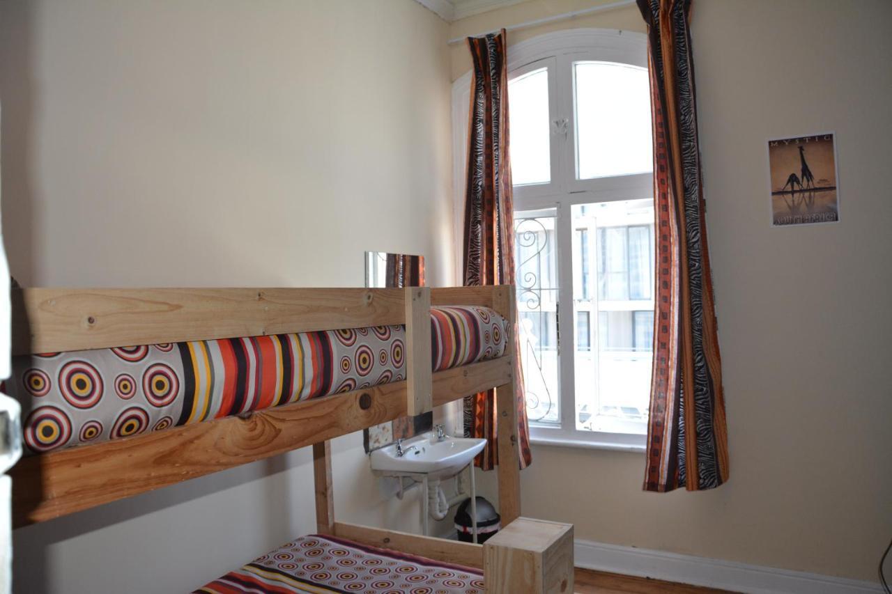 Хостел Urban Hive Backpackers Кейптаун Экстерьер фото